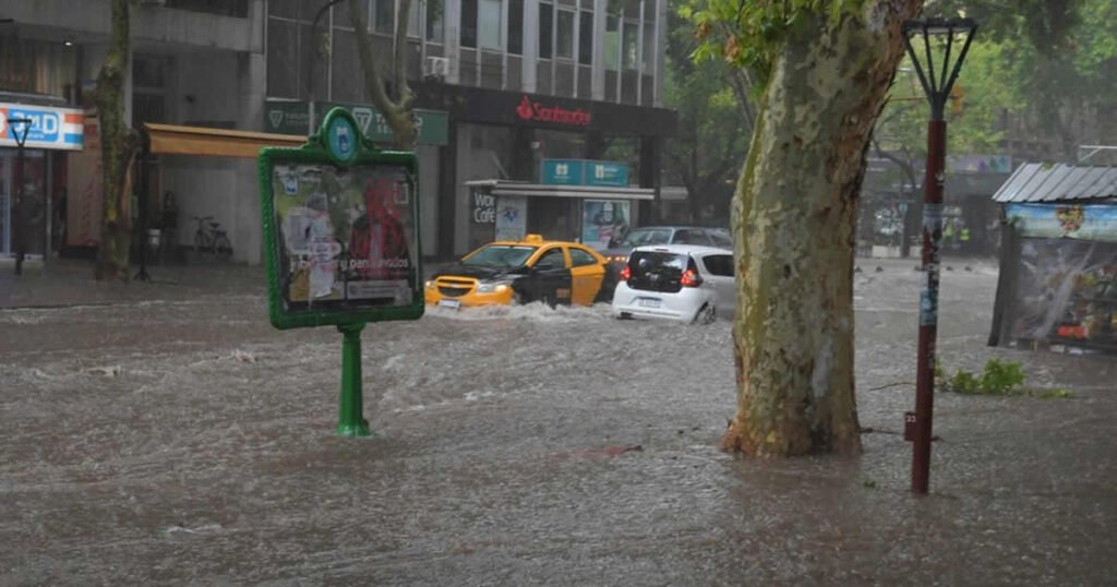 1791980055487-lluvia-mendoza-social
