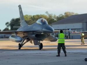 Argentina recibió otros seis F-16 y completó el segundo lote de la compra a Dinamarca