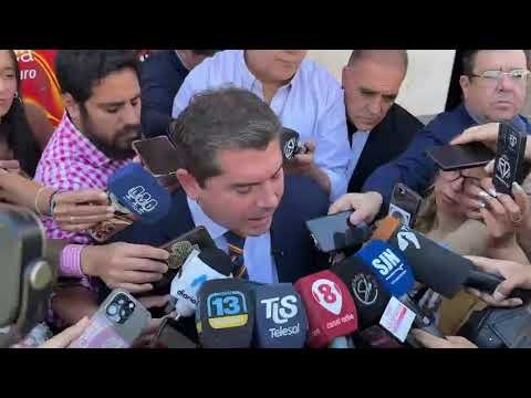 El gobernador Marcelo Orrego encabezó este jueves 22 de octubre una nueva entrega de computadoras destinada a estudiantes de Chimbas, Ullum y Zonda.