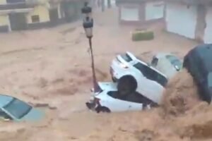 Temporales causan inundaciones y muertes en España y Grecia; piden ayuda